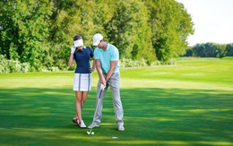 Những chú ý để không bị "sốc nhiệt" khi chơi golf giữa mùa hè nắng nóng