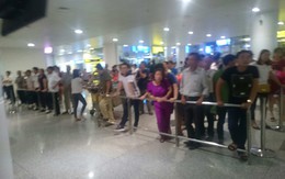 Tắc cửa nhập cảnh tại sân bay Nội Bài gần 2 giờ