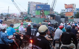 Chùm ảnh: Công trình hầm chui chậm tiến độ, người dân Đà Nẵng mệt mỏi trước cảnh hàng ngàn phương tiện ùn ứ kéo dài