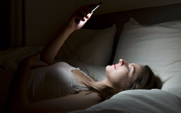 Kết quả khi không đưa điện thoại lên giường trong 2 tuần: Ai hay sử dụng thử 1 lần để biết