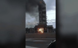 Cháy khách sạn 5 tầng, khách lưu trú hốt hoảng nhảy lầu thoát thân