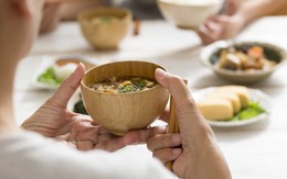Quy tắc trên bàn ăn - Phép lịch sự của người Nhật mà chúng ta nên học
