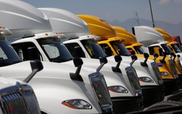 The Wall Street Journal: Doanh nghiệp vận tải đặt hàng mua xe Đầu kéo Mỹ tăng đột biến do nhu cầu đang gia tăng