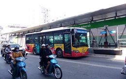Mất an toàn khi cho xe bus thường vào làn BRT