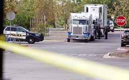 Phát hiện 8 thi thể bên trong xe tải đậu sau Walmart Texas, hé lộ đường dây buôn người “tàn bạo”