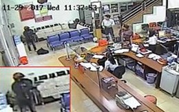 Clip kẻ cướp cầm súng cướp ngân hàng ở Đắk Lắk