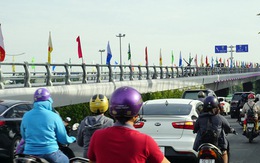 Giao thông thông thoáng sau khánh thành cầu vượt Tân Sơn Nhất