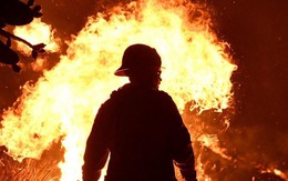 Cháy rừng dữ dội ở bang California, 150.000 người di tản