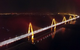 Hệ thống chiếu sáng mỹ thuật cầu Nhật Tân có khả năng đổi màu theo thời tiết