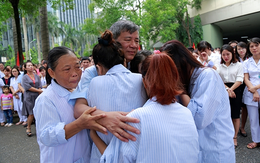 Hàng trăm người xếp hàng dài chia tay Viện trưởng Viện Huyết học - Câu chuyện xúc động về người thầy thuốc "thương dân, dân lập đền thờ"