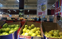 Bán trái cây nhập khẩu rẻ bèo, siêu thị lớn có "chiêu" gì?