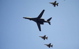 [Video] Mỹ điều “siêu” máy bay ném bom tới bán đảo Triều Tiên