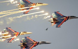 Video 360: "Bay" cùng Không quân Nga trong buổi tập mừng Chiến thắng Phát xít