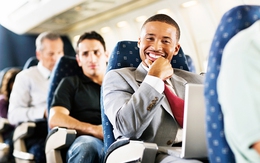 Từ vụ United Airlines lôi khách khỏi máy bay, hiểu thêm về các tình huống bạn có thể bị buộc "rời chỗ" dù đã mua vé
