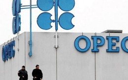 Các nước trong và ngoài OPEC cam kết giảm sản lượng khai thác dầu