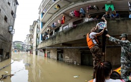 Chùm ảnh lũ lụt kinh hoàng ở Trung Quốc làm 33 người thiệt mạng