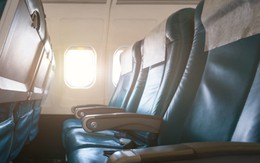 Vì sao ghế ngồi máy bay thường có màu xanh?