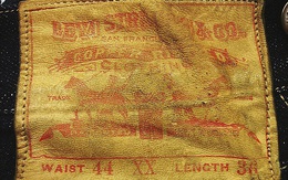 Chiếc quần jeans Levi's 124 năm tuổi truyền từ đời kỵ đang được bán với giá 1,8 tỷ đồng
