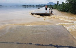 Hà Nội: Vỡ đê sông Bùi ở Chương Mỹ, nhà chìm trong nước