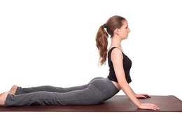 3 động tác thể dục chữa đau lưng, thoát vị đĩa đệm: Người ngồi nhiều nhất định nên tập!