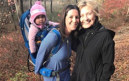 Bà Hillary Clinton “sẵn sàng ra khỏi rừng”