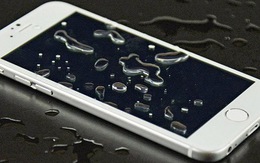 Sai lầm lớn nhất bạn có thể mắc phải khi cố cứu điện thoại, tai nghe... bị nước vào