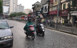 Cuối cùng thủ đô Hà Nội đã có mưa sau những ngày vật vã vì nắng nóng
