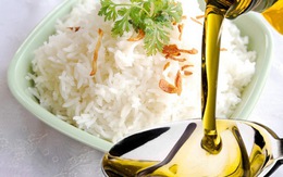 Công dụng bất ngờ khi cho một thìa dầu dừa vào gạo rồi nấu cơm, bạn đã biết chưa?