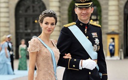 Vương quốc Anh có Công nương Kate thì Tây Ban Nha có Hoàng hậu Letizia, mặc đơn giản mà vẫn đẹp rạng ngời