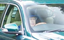 Dù đã 91 tuổi và không thiếu tài xế riêng, nữ hoàng Anh vẫn tự lái xe Jaguar đi nhà thờ