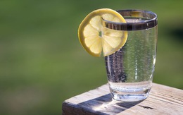 Không uống đủ nước rất nguy hiểm: Chuyên gia bày mẹo uống đủ lượng nước mỗi ngày