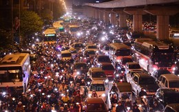 Đa số ý kiến người Hà Nội muốn hạn chế xe cá nhân và giành lại vỉa hè