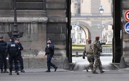 Lính pháp bắn hạ kẻ tấn công bằng dao gần bảo tàng Louvre