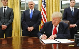 Tại phòng Bầu Dục, sắc lệnh đầu tiên Tổng thống Trump ký là đình chỉ Obamacare