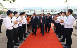 Nguyên chủ tịch nước Trương Tấn Sang sang thăm và làm việc với các doanh nghiệp tại Lào
