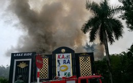 Cháy quán karaoke ở Hà Nội, khói bốc ngút trời
