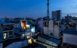 Ngôi nhà mái cong giữa lòng Sài Gòn đẹp lung linh trên báo ngoại