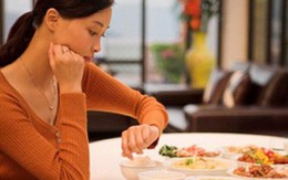 Ăn tối quá muộn gây ra 7 bệnh nguy hiểm: Đây là thời gian hợp lý để ăn tối