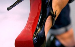 Vì sao giày đế đỏ Louboutin đắt 'cắt cổ' vẫn không thiếu người mua?