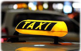 Bộ Giao thông đề nghị Hà Nội bỏ quy định 'khoác đồng phục' taxi