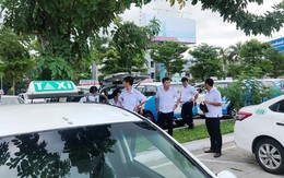 Đà Nẵng: Nhiều tài xế ngưng đón khách để phản đối xe dù và Grab