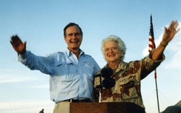 Câu chuyện tình như tiểu thuyết của cựu Tổng thống Mỹ Bush "cha" và vợ: Suốt 73 năm cảm xúc không thay đổi và vẫn nói "anh yêu em" hằng đêm