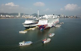 Cảng tàu khách du lịch quốc tế Hạ Long lần đầu đón hai tàu 5 sao neo đậu cùng lúc