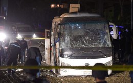 Đánh bom xe buýt chở đầy du khách Việt, 4 người thiệt mạng