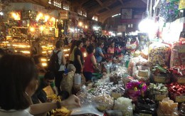 Bánh kẹo, mứt tết 'ba không' đổ bộ chợ Sài Gòn