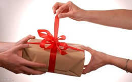 Những thứ có thể mang tới vận xui cho người tặng và nhận quà trong dịp năm mới
