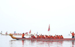 Người dân háo hức xem lễ hội đua thuyền rồng đầu tiên trên hồ Tây