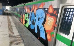 Chuyên gia vào cuộc xóa nét vẽ graffiti, sớm trả lại màu sơn xanh cho tàu Cát Linh - Hà Đông