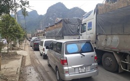 Cửa khẩu Tân Thanh những ngày cận tết: Ùn ứ hàng nghìn xe chở nông sản