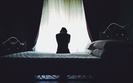 Thói quen ai cũng nghĩ là vô hại nhưng lại ảnh hưởng tới giấc ngủ và tăng nguy cơ trầm cảm